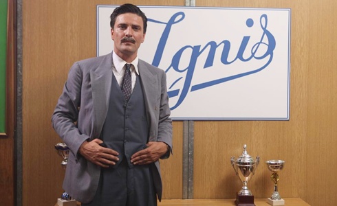 MISTER IGNIS: LORENZO FLAHERTY PORTA SU RAI1 GLI ANNI DEL BOOM ECONOMICO