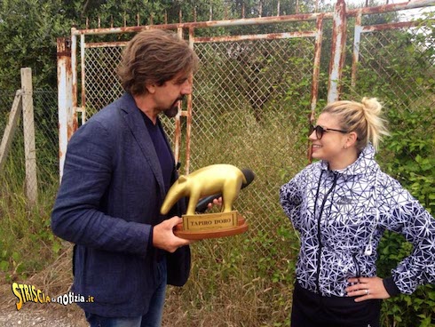 EMMA MARRONE RICEVE IL TAPIRO D’ORO PER LE FIGURACCE ALL’EUROVISION SONG CONTEST 2014