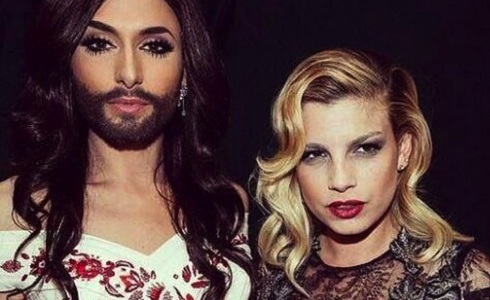 EMMA CONTRO CONCHITA WURST: “SENZA BARBA NON AVREBBE ALCUNA CHANCE”