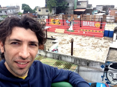 TESTA DI CALCIO: IL VIAGGIO DIVERTENTE E IRRIVENTE DI ‘GINETTO’ ALLA SCOPERTA DEL BRASILE