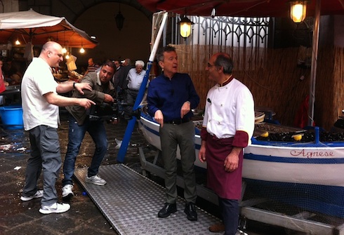 MARKET – SFIDE AL MERCATO: PUPO ACCENDE IL SABATO ESTIVO DI RAI 1 CON UN COOKING SHOW A MEZZOGIORNO