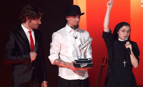 SUOR CRISTINA A THE VOICE 2014: IL PADRE NOSTRO IN DIRETTA PER CELEBRARE LA VITTORIA! (VIDEO)