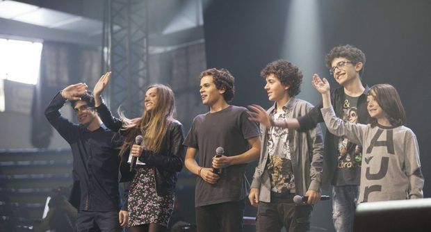 DM LIVE24: 9 LUGLIO 2014. BRACCIALETTI ROSSI LIVE IN VIALE MAZZINI – L’ITALIA ALLO JUNIOR ESC