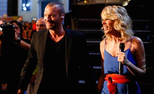 ASCOLTI TV DI LUNEDI 21 LUGLIO 2014: COCA COLA SUMMER FESTIVAL AL 15.96%, QUESTO NOSTRO AMORE AL 13.47%. SU REAL TIME IL MIO GATTO E’ INDEMONIATO (2.9%) BATTE GLI INARRESTABILI DE LA7 (2.36%)