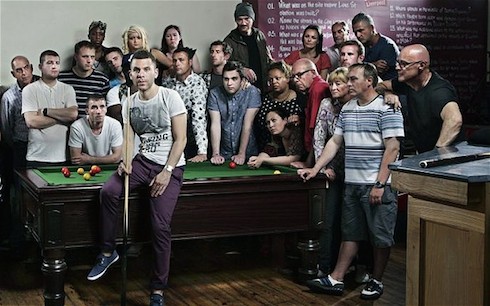 THE AUDIENCE SU ITALIA 1: 50 PERSONE NE AIUTANO UNA A PRENDERE UNA DECISIONE DIFFICILE