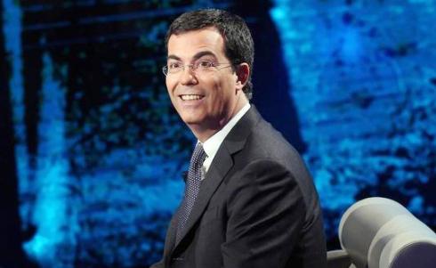 LA7, GIOVANNI FLORIS METTE IN SCENA UN PROMO-TRASLOCO PER IL NUOVO PROGRAMMA