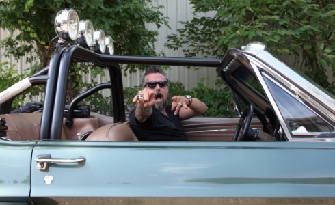 FAST N’ LOUD: DA DOMANI SU DMAX SI TROVANO, RIPARANO E RIVENDONO VECCHIE AUTO