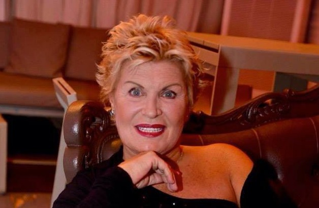 DM LIVE24: 9 SETTEMBRE 2014. MARA VENIER A S’E’ FATTA NOTTE E VERISSIMO – FLAVIA FRAZZI STRAMAZZA AL SUOLO – GIORGIO GORI UNISCE IN MATRIMONIO HUNZIKER E TRUSSARDI