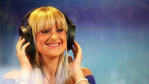 FERMI TUTTI! MARTINA STAVOLO A DOMENICA IN