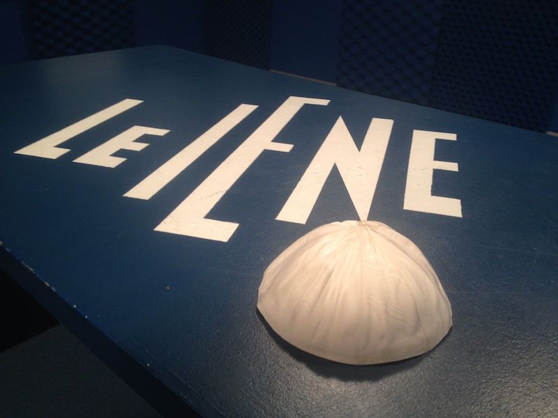 PAPALINA ORIGINALE DI PAPA FRANCESCO MESSA ALL’ASTA SU EBAY DA LE IENE