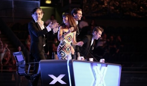 IL TELECOMANDO, LA GUIDA TV DI DM: 25 SETTEMBRE 2014. DEBUTTANO SU RAI1 CHE DIO CI AIUTI 3 E SU LA7 SERVIZIO PUBBLICO