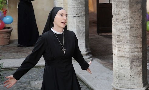 ASCOLTI TV DI GIOVEDI 9 OTTOBRE 2014: DOMINA CHE DIO CI AUTI (25.74%), ESORDIO NEFASTO PER ZELIG (14.19%). VIRUS (6.88%) BATTE SERVIZIO PUBBLICO (5.16%)