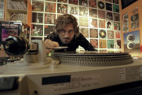 EMOZIONI: ARRIVA LA CONDUZIONE DI FEDERICO RUSSO. SI PARTE CON ENZO JANNACCI