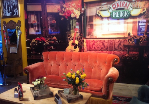 LE PAGELLE DELLA SETTIMANA TV (22-28/09/14). PROMOSSI I 20 ANNI DI FRIENDS E EVA GRIMALDI, BOCCIATI I CESARONI