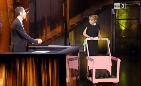 LUCIANA LITTIZZETTO INDAGATA PER MALTRATTAMENTO DI ANIMALI. PORTO’ UN MAIALINO IN TV (VIDEO)