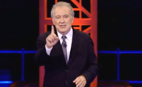 SERVIZIO PUBBLICO, SANTORO SFIDA GRILLO: PER TE CHIUNQUE TI CRITICHI E’ UNA MER*A. DEVI RISPONDERE ALLE MIE DOMANDE