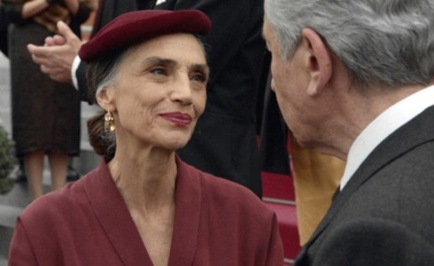 VELVET: ANTICIPAZIONI NONA PUNTATA – MERCOLEDI 22 OTTOBRE 2014