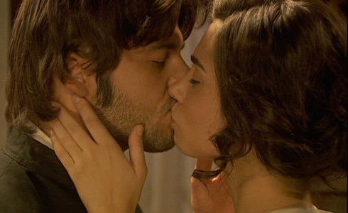 IL SEGRETO ANTICIPAZIONI: GONZALO E MARIA CEDONO ALLA PASSIONE