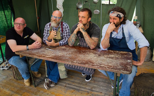 I RE DELLA GRIGLIA: GALLETTO AL MATTONE E AGNELLO AL FIENO NELLA SECONDA PUNTATA