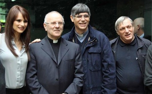 A SUA IMMAGINE: LORENA BIANCHETTI INAUGURA LE NOVITA’. ARRIVANO I PRETI DI STRADA