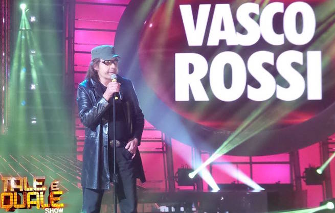 ASCOLTI TV DI VENERDI 28 NOVEMBRE 2014: IN 6,3 MLN PER LA FINALE DI TALE E QUALE (28.2%). RECORD PER IL SEGRETO (4,2 MLN – 17.42%). CATASTROFICI QUESTIONI DI FAMIGLIA (1.47%) E TROPPO GIUSTI (1.25%)