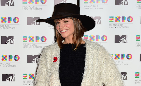 ALESSANDRA AMOROSO “STRENNA NATALIZIA” PER ITALIA 1 E REAL TIME