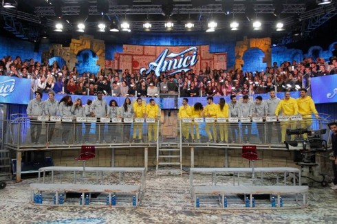 AMICI 14 – TERZA PUNTATA IN DIRETTA: ELIMINATO DANILO. LA GENTE IN SFIDA