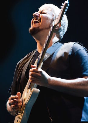 CANZONE: PINO DANIELE – NERO A META’ DOMANI SU RAI1