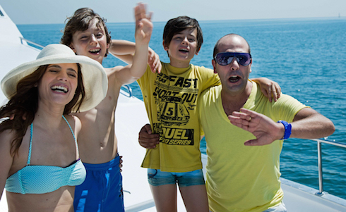 ASCOLTI SATELLITE DI VENERDI 26 DICEMBRE 2014: BOOM DI SOLE A CATINELLE (1.136.215)