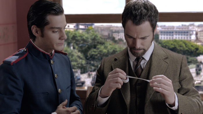 VICTOR ROS: MEDIASET PUNTA SU UN’ALTRA FICTION SPAGNOLA E SCOMMETTE ANCORA SU MEGAN MONTANER