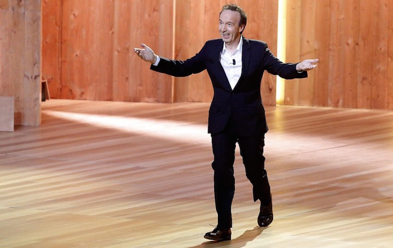 ASCOLTI TV DI MARTEDI 16 DICEMBRE 2014: BENIGNI CRESCE E SFONDA IL MURO DEI 10 MILIONI (38.32%). CROLLA BALLARO’ (4.3%)