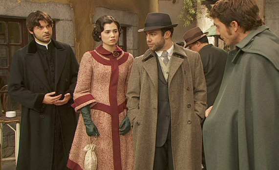 ASCOLTI TV DI DOMENICA 28 DICEMBRE 2014: IN 4,2 MLN PER IL SEGRETO (17.27%), BRACCIALETTI ROSSI IN REPLICA AL 14.17%