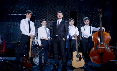 E POI C’E’ CATTELAN: TORNA IL LATE SHOW DI SKYUNO. CREMONINI E CAPATONDA ALLA PRIMA PUNTATA