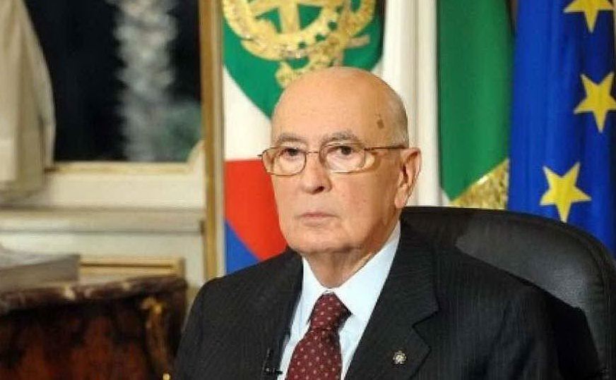 DIMISSIONI DI NAPOLITANO: VESPA IN PRIMA SERATA CON PORTA A PORTA. MA RENZI E’ DALLA BIGNARDI