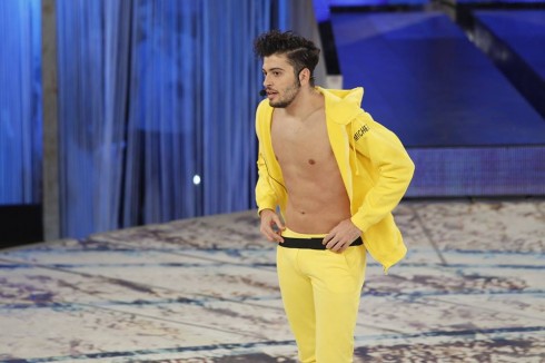 AMICI 2015 – PUNTATA 31 GENNAIO IN DIRETTA: PAOLA E MICHELE RESTANO NELLA SCUOLA. GIORGIO VA IN SFIDA. ARRIVA NATALIA TITOVA