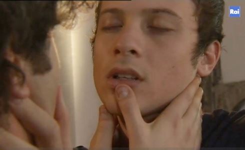 UN POSTO AL SOLE: ANTICIPAZIONI DAL 26 AL 30 GENNAIO 2015. IN ARRIVO UNA STORIA D’AMORE GAY?