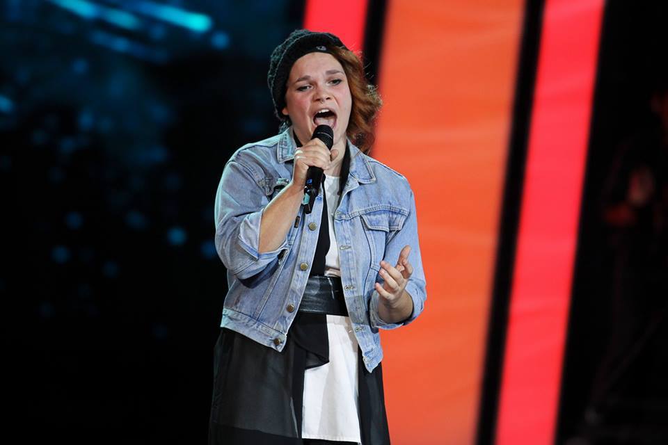 AMICI 2015: ENTRA NELLA SCUOLA VALENTINA TESIO, FINALISTA DI TU SI QUE VALES