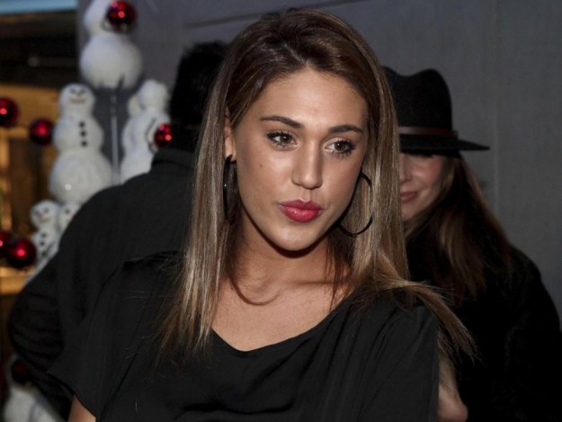 ISOLA DEI FAMOSI 2015: CECILIA RODRIGUEZ NUDA A PLAYA DESNUDA