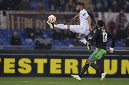 EUROPA LEAGUE 2015, RITORNO SEDICESIMI DI FINALE: FEYENOORD-ROMA IN CHIARO SU CANALE 5. ECCO LA PROGRAMMAZIONE TV