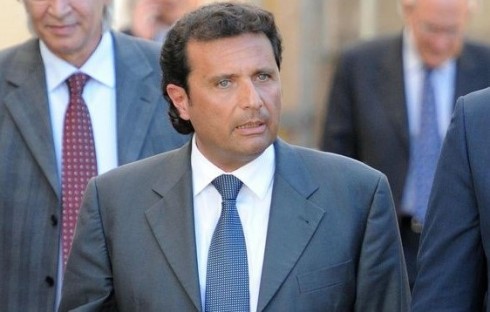 Schettino all’Isola dei Famosi: il Comandante smentisce Le Iene e passa all’attacco