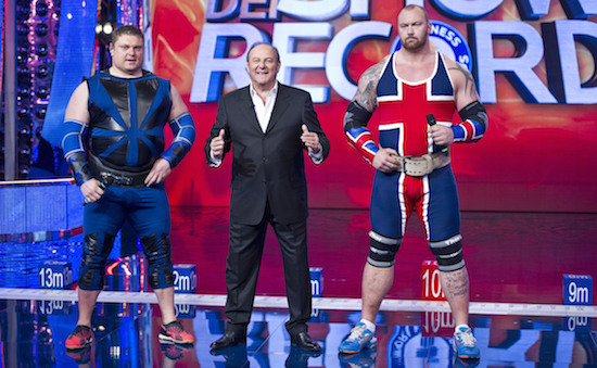 LO SHOW DEI RECORD 2015: DOPPIO SCOTTI E GLI UOMINI PIU’ FORTI DEL MONDO PER LA NUOVA EDIZIONE