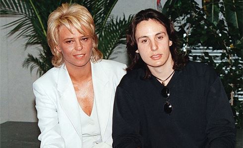 GRAFFITI SPECIALE SANREMO: IL FINTO ARRESTO DI IVA ZANICCHI, IL PRIMO AMICO DELLA DE FILIPPI, IL CACHET DELLA CUCCARINI, PARIETTI VS VENIER