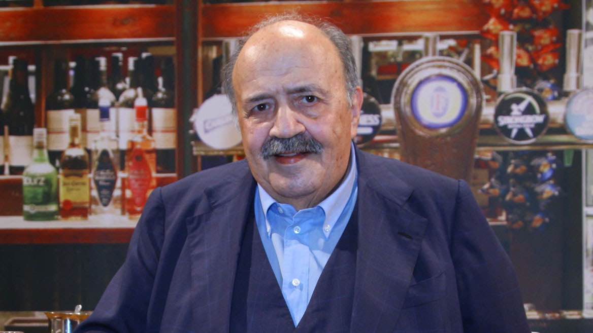 MAURIZIO COSTANZO RIPARTE DALLA VEDOVANZA PER IL RITORNO DEL SUO SHOW. E PUNGE LA CARLUCCI: IL GHIACCIO RISCHIA DI ARRIVARE AL TELESPETTATORE.