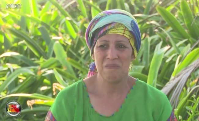 ISOLA DEI FAMOSI 2015 E LE DISCUSSIONI DI MER*A. VALERIO SCANU VS RACHIDA: “TU SEI PAZZA”