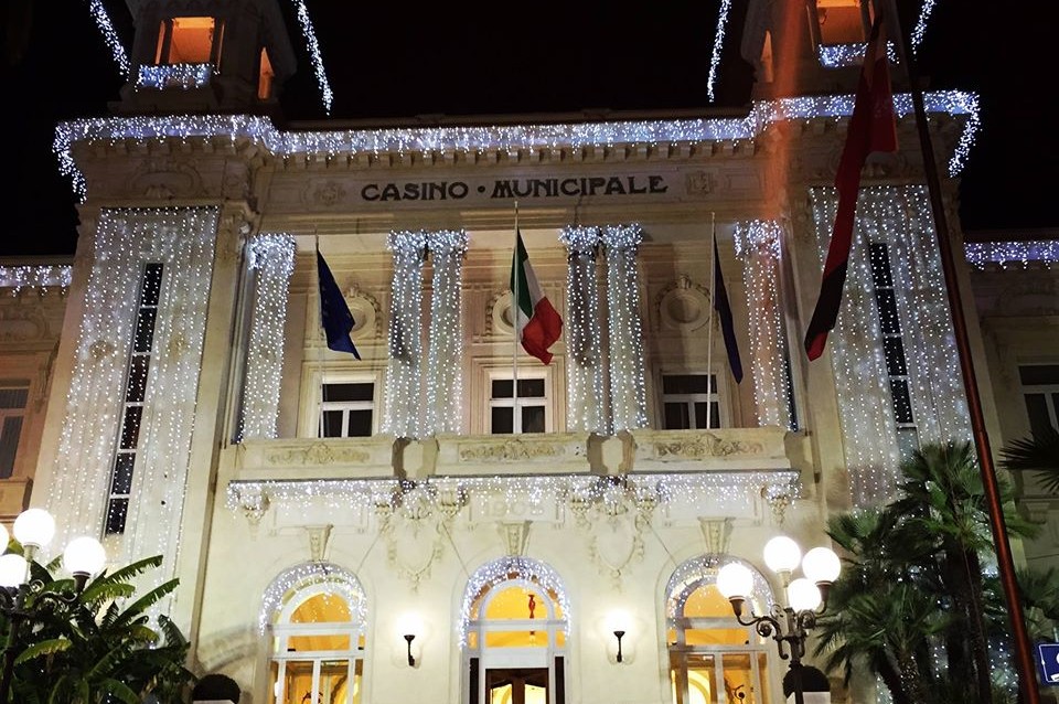 DM LIVE24: 9 FEBBRAIO 2015. RITA DALLA CHIESA TORNA A ‘CASA’ – A SANREMO 2015 UN MAX NOVARESI TUTTOFARE (VIDEO) – CHIARA GALIAZZO E LA TISANA AL FINOCCHIO