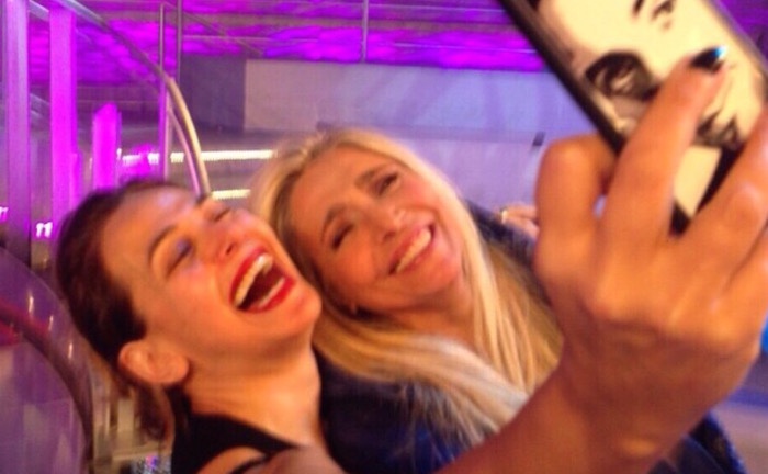 DOMENICA LIVE: MARA VENIER OSPITE DI BARBARA D’URSO “SFIDA” IL SUO PASSATO