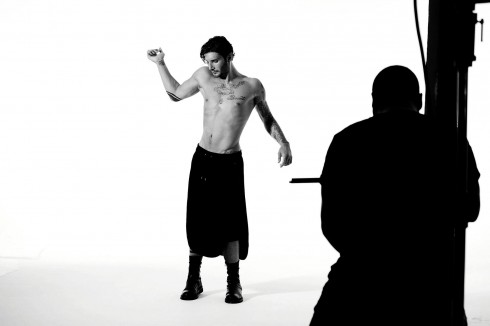 DM LIVE24: 26 MARZO 2015. STEFANO DE MARTINO: NON SONO UN MANTENUTO – FRANK MATANO EMOZIONATO A LE INVASIONI BARBARICHE