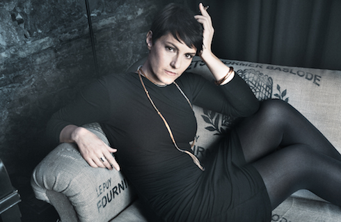 VELIA LALLI (STAND UP COMEDY) A DM: PER ALCUNI UOMINI SONO UNO UNA ZOC*OLA CHE INVECE DI FAR VEDERE IL CUL0 PARLA DI CAZ*O IN TV. NON MI PIACE LUCIANA LITTIZZETTO, NON E’ IMPERTINENTE MA SCONTATA