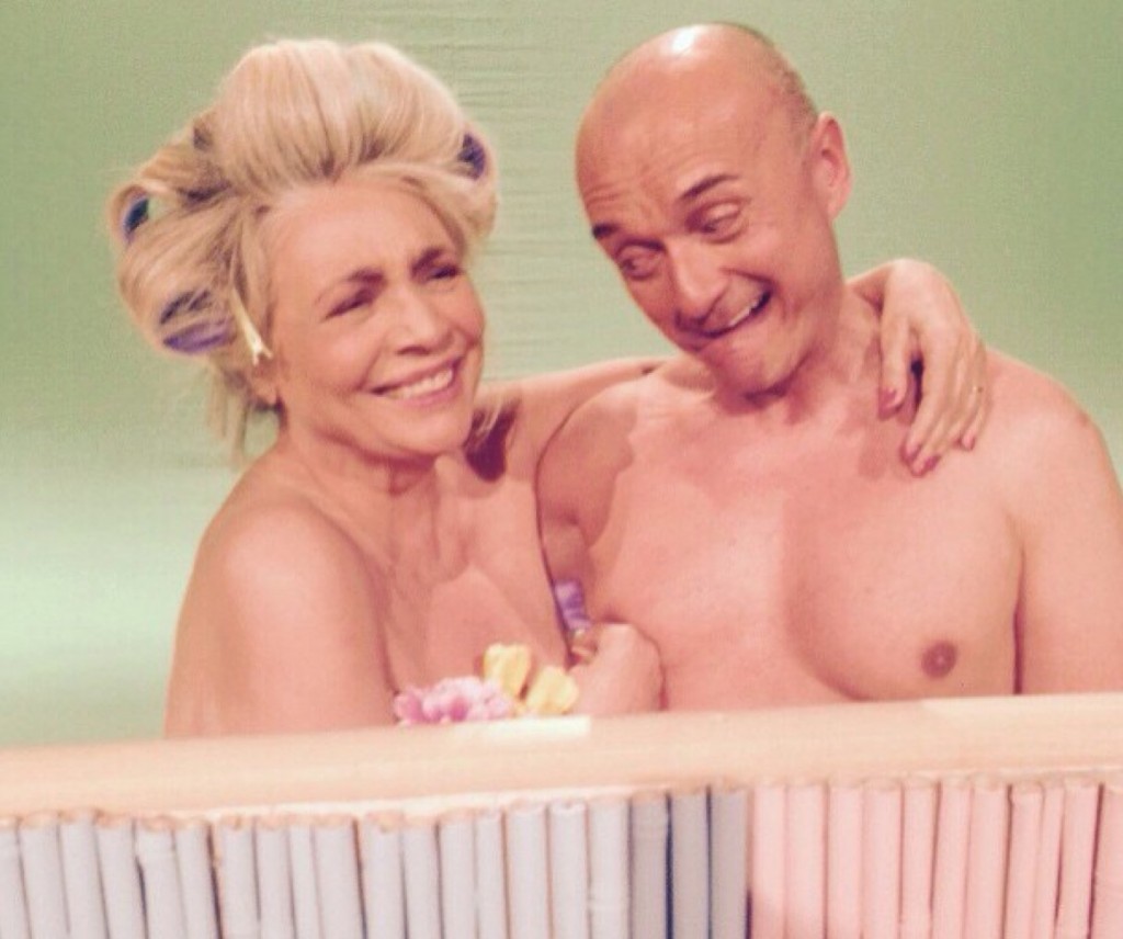 ISOLA DEI FAMOSI 2015: MARA VENIER E ALFONSO SIGNORINI A PLAYA DESNUDA!