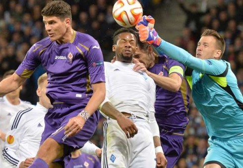 EUROPA LEAGUE 2015: SI CONCLUDONO I QUARTI DI FINALE CON FIORENTINA-DINAMO KIEV SU RETE 4. ECCO IL PROGRAMMA TV
